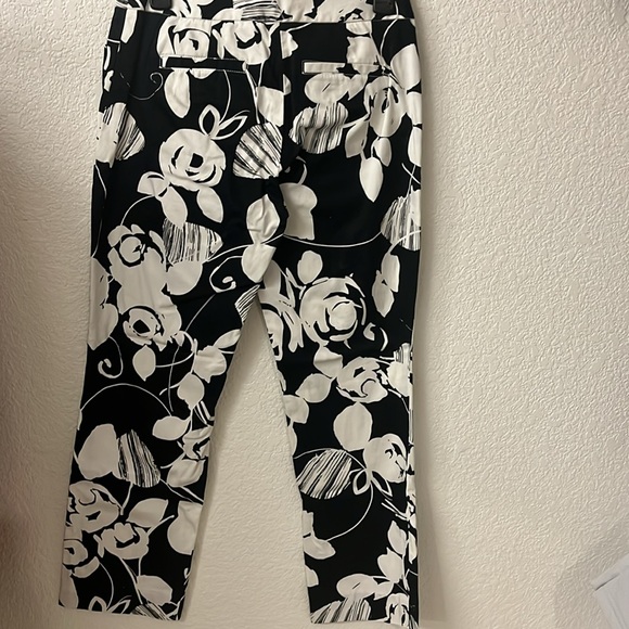 Tahari crop pants size 2 - Picture 2 of 6
